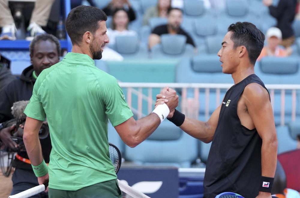 足球报谈广州队球员情况:6人加盟中超,部分球员正与潜在下家谈.