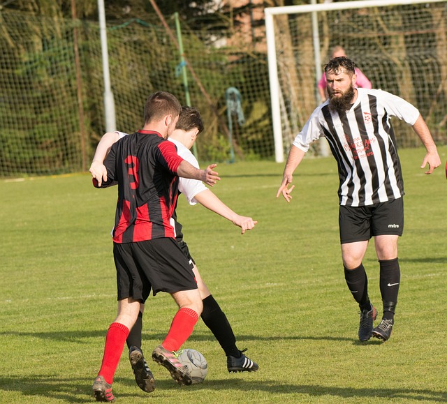 王钰栋独造2球被踩伤,拜合拉木拳击染红,奥斯卡24分钟连轰2球.